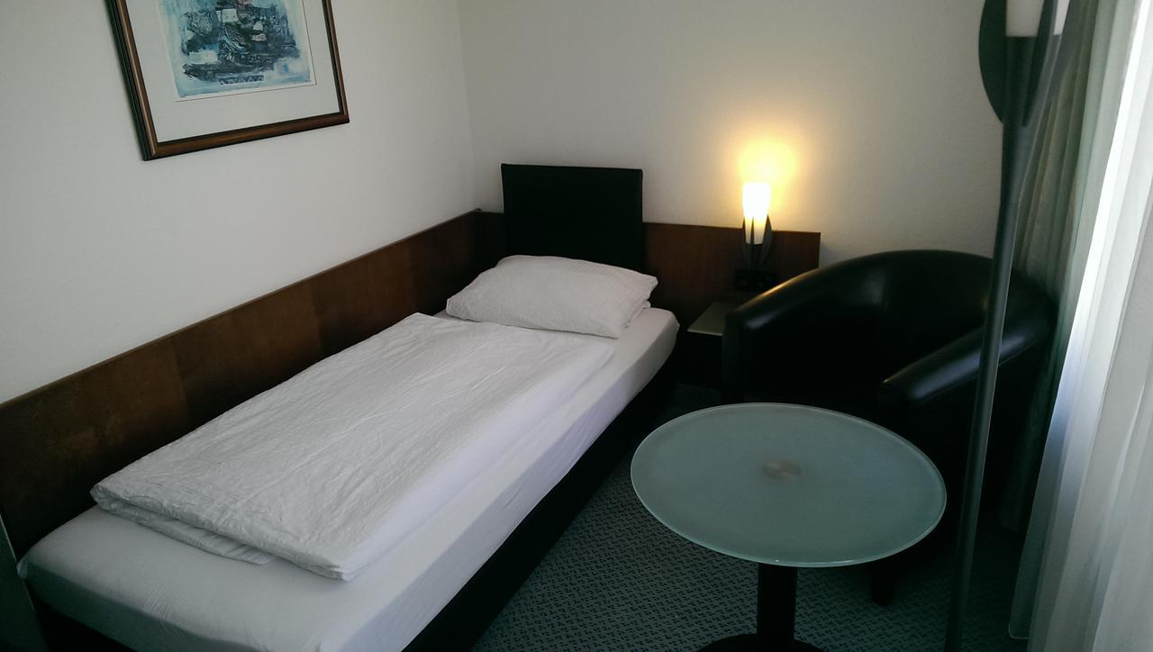Sweet Dream Hostel & Pension - Self Check-In กึสโทรว์ ภายนอก รูปภาพ