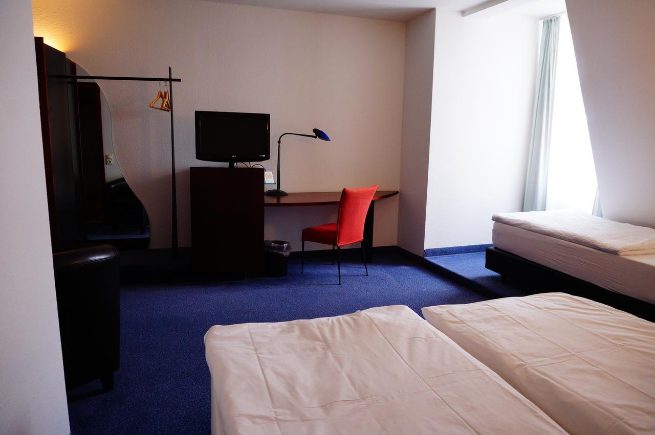 Sweet Dream Hostel & Pension - Self Check-In กึสโทรว์ ภายนอก รูปภาพ