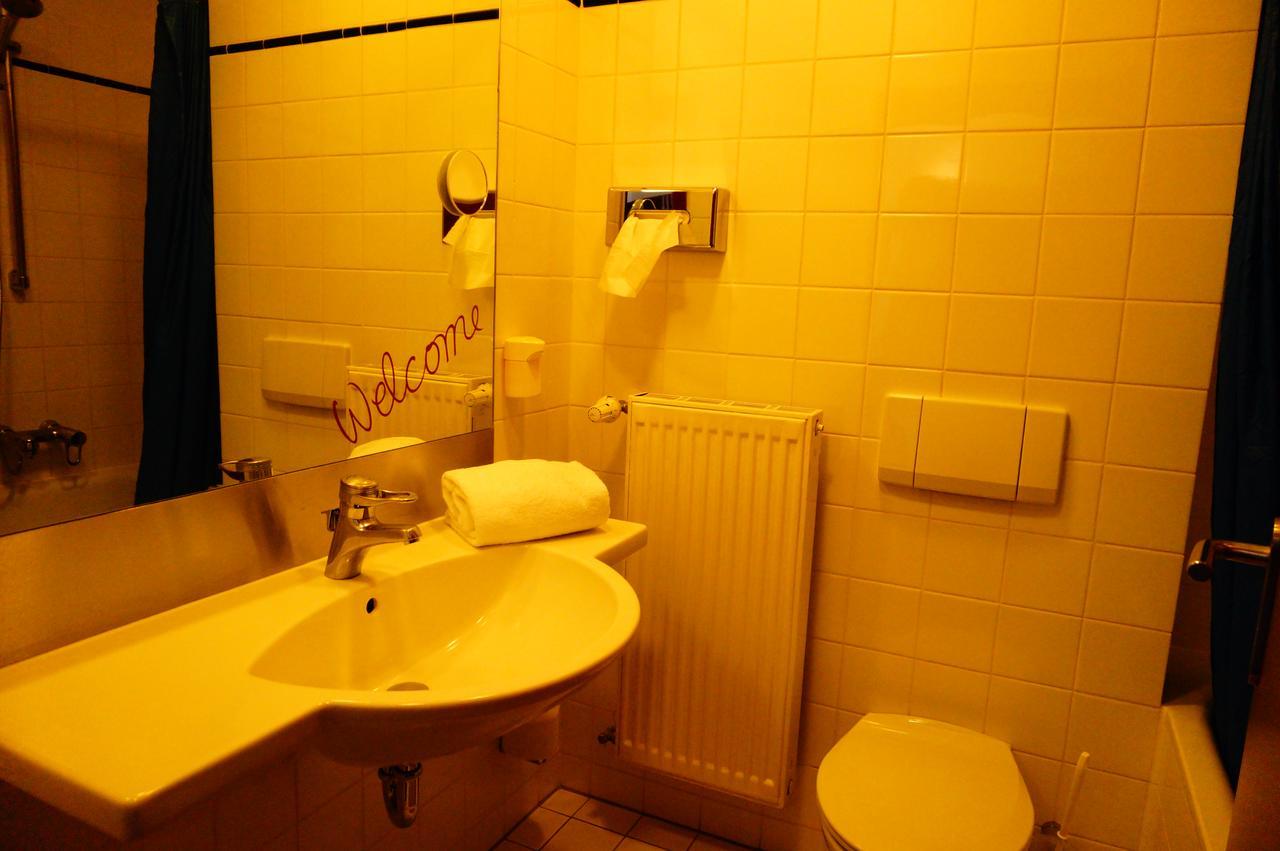 Sweet Dream Hostel & Pension - Self Check-In กึสโทรว์ ภายนอก รูปภาพ