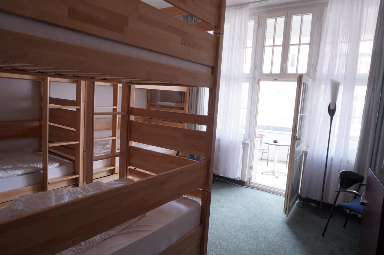 Sweet Dream Hostel & Pension - Self Check-In กึสโทรว์ ภายนอก รูปภาพ