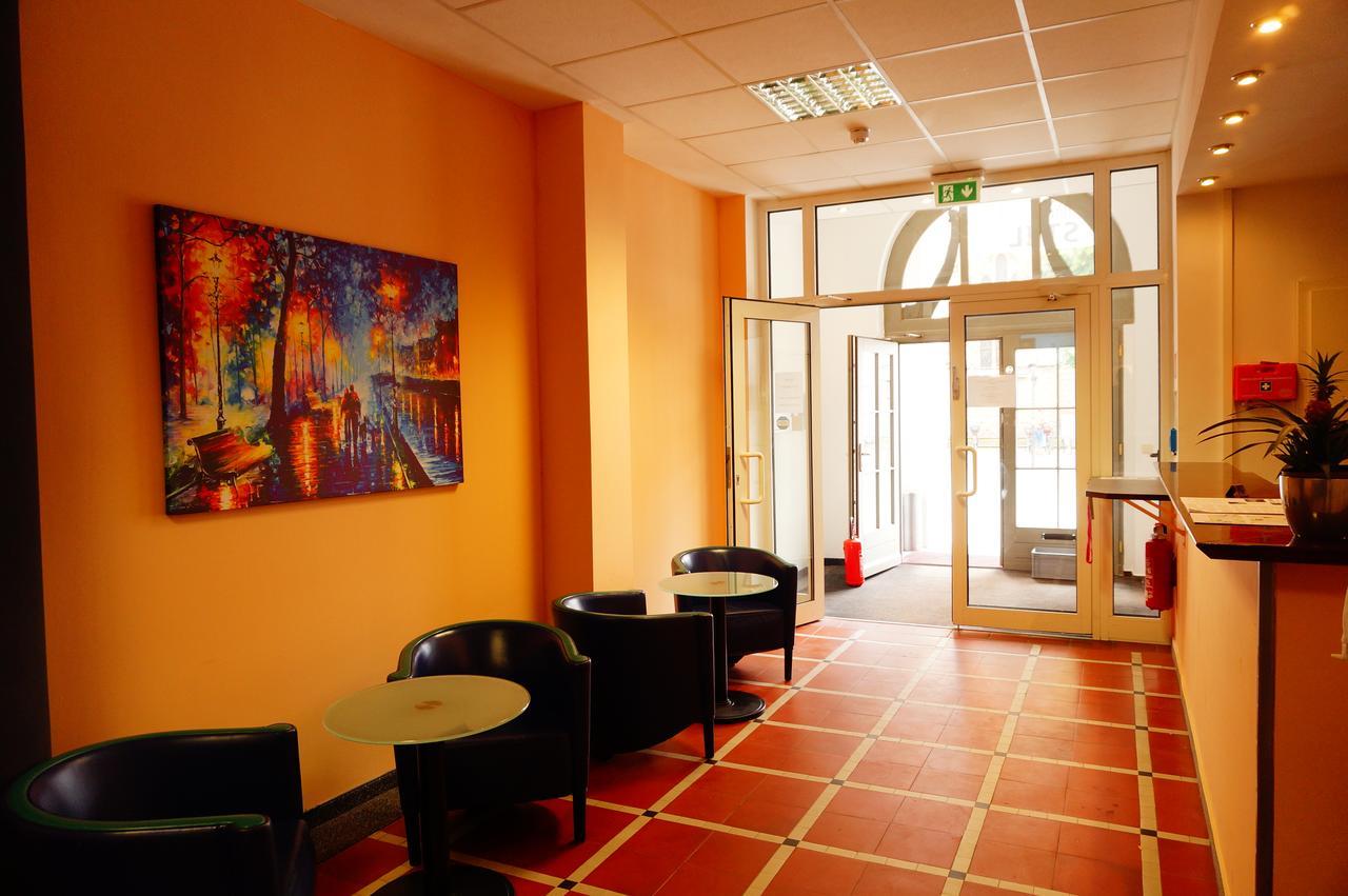 Sweet Dream Hostel & Pension - Self Check-In กึสโทรว์ ภายนอก รูปภาพ